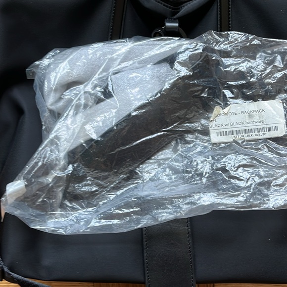 Caraa Studio Tote Nylon in Black 🖤🖤🖤 (sold out black on black) - Picture 3 of 8